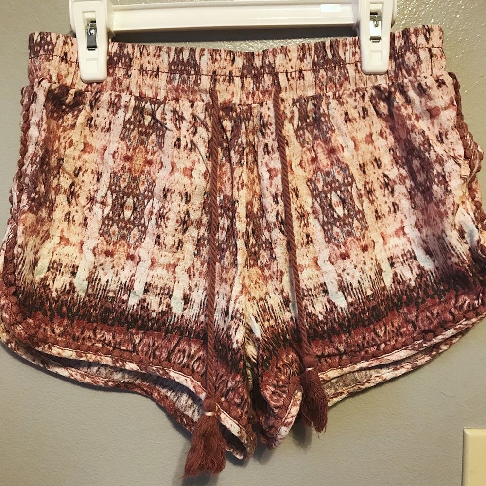 Super cute patterned shorts !!